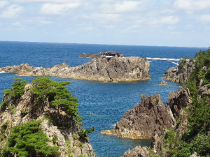 橋を渡って揚島