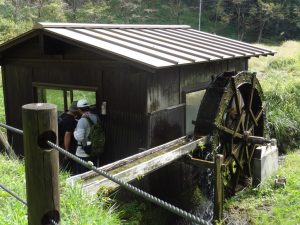 百足清水の水車小屋